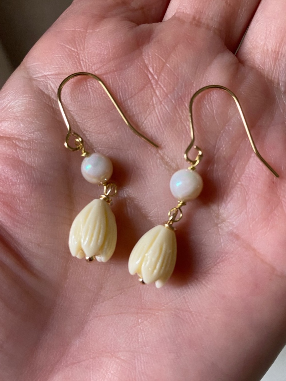 Handmade Pikake Earrings With White Chalcedony - Picture 3 of 3